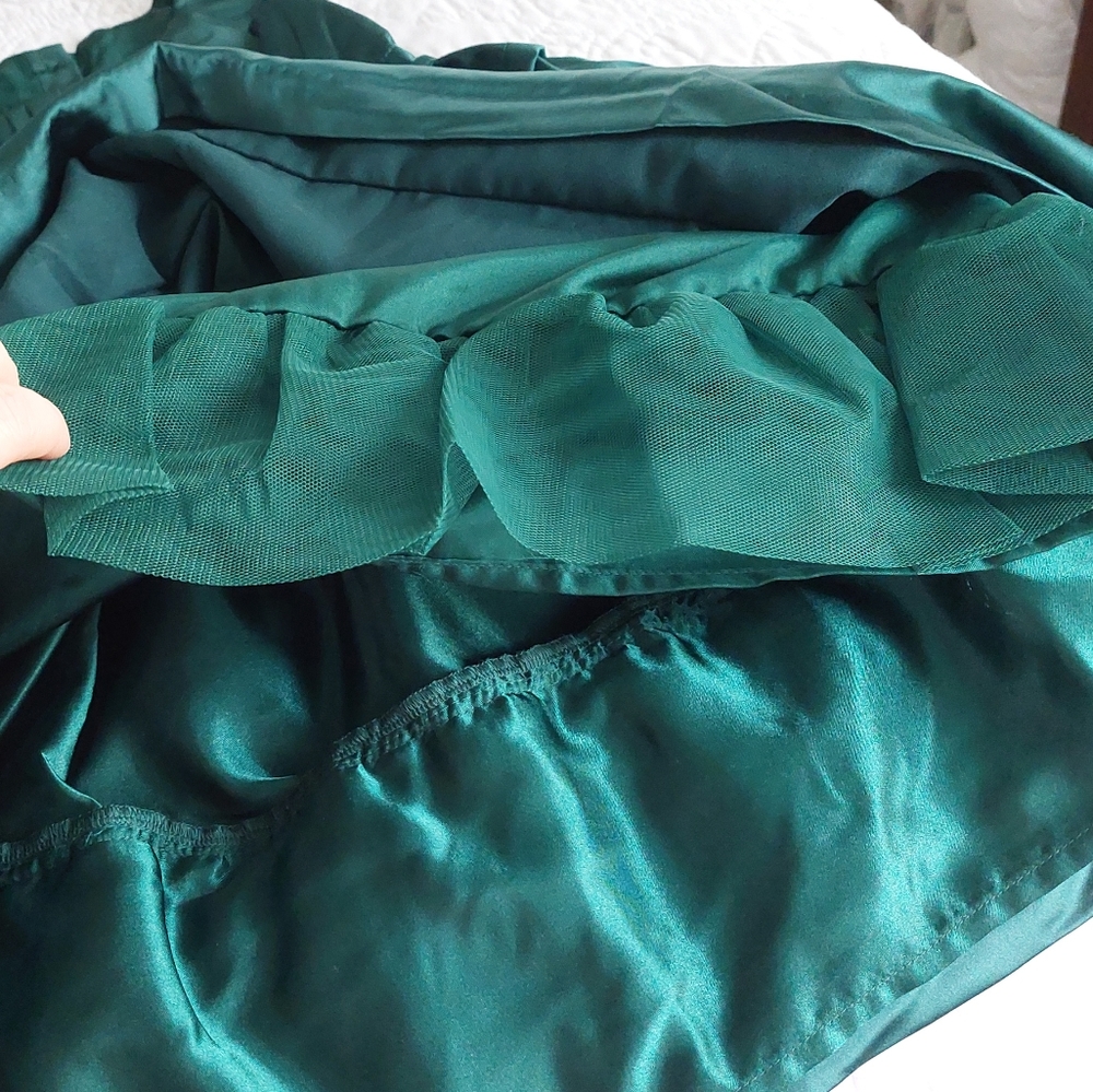 Gymboree - NWT Satin Christmas/Party Dress Little Girls 5T - Picture 4 of 9